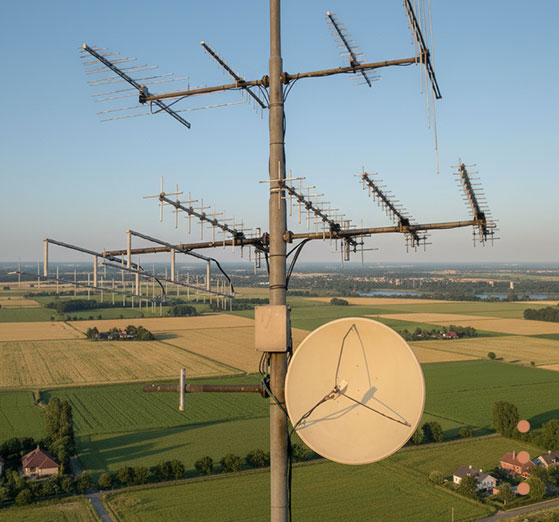 Progettazione e installazione antenne riceventi TV terrestre e satellite a Cassano Magnago e Varese e Provincia
